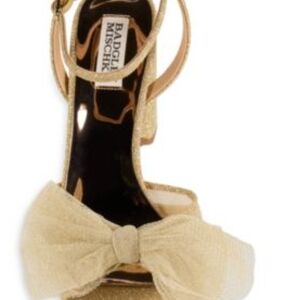 Badgley Mischka Elegant Gold Bow Heels